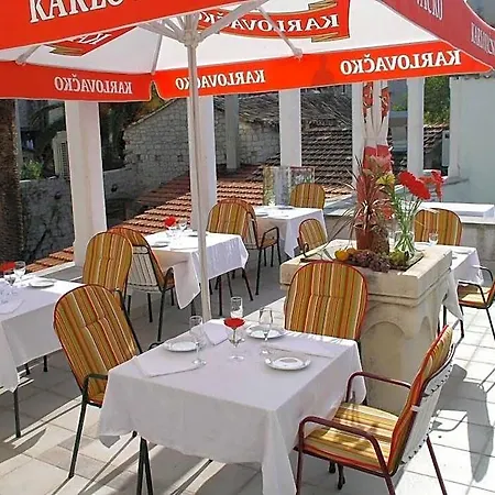 Liza Τρογκίρ