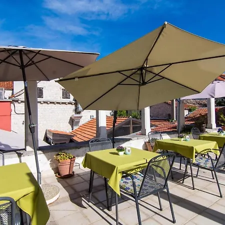 Liza Bed & Breakfast 3*